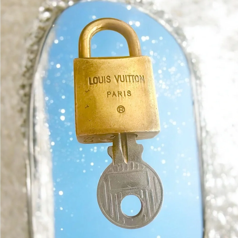 Louis Vuitton free rare 💯
